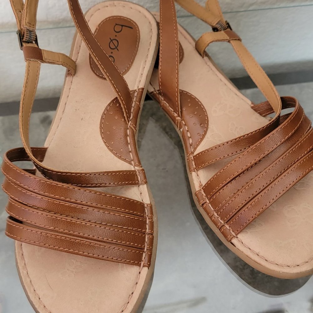 BOC tan sandals size 8 medium